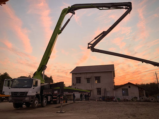 소형 60m 줌리언은 디젤 엔진 펌프 콘크리트 트럭을 사용했습니다