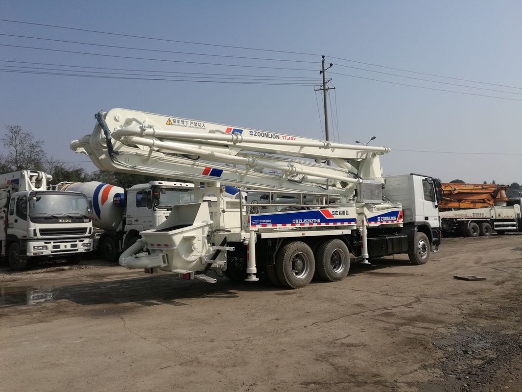 트럭 콘크리트 펌프 값이 싼 줌리언 37m 벤츠는 콘크리트 펌프 트럭을 사용했습니다