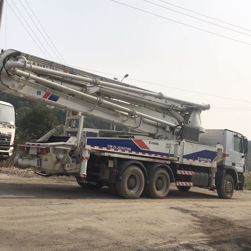 좋은 조건 줌리언 38m 붐 펌프 트럭은 콘크리트 펌프 트럭을 사용했습니다