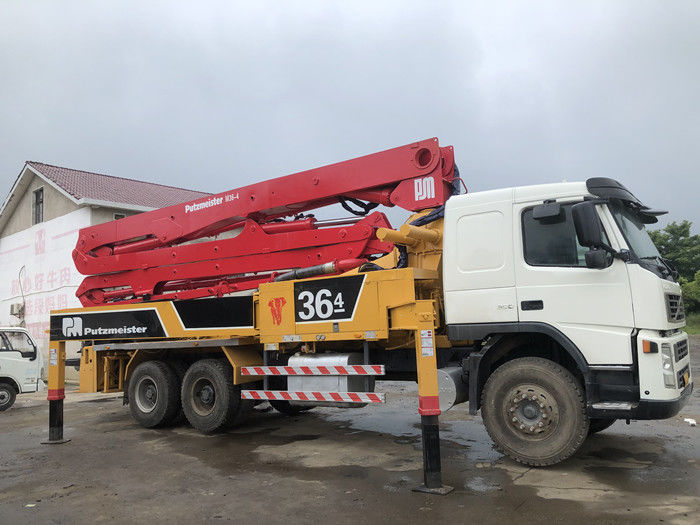 볼보와 간접인 36M 푸츠마이스터 콘크리트 펌프 트럭