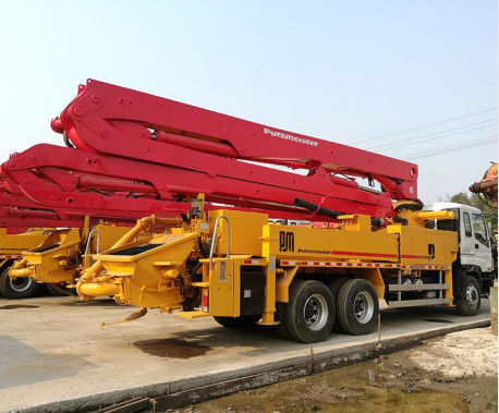 사용된 푸츠마이스터 이수주 트럭은 콘크리트 펌프 38m을 탑재했습니다