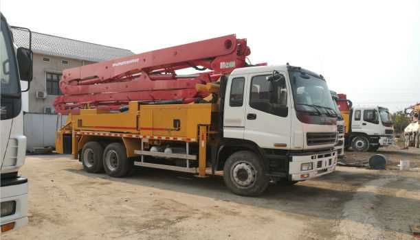 사용된 푸츠마이스터 이수주 트럭은 콘크리트 펌프 38m을 탑재했습니다