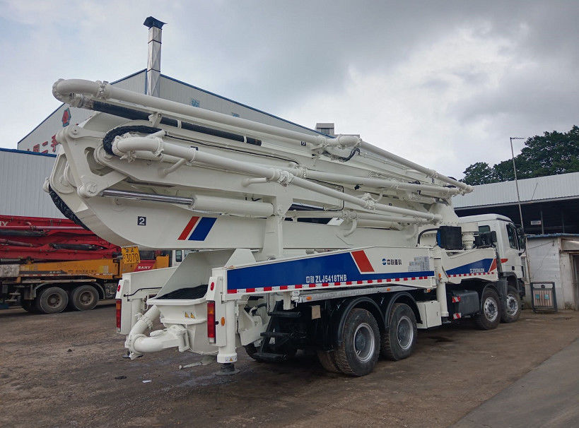 줌리언 붐 펌프 트럭 50 Ｍ 벤츠 사용 콘크리트 펌프 트럭 300 Kw