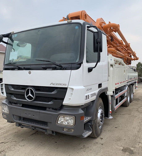 디젤 줌리언 벤츠는 콘크리트 펌프 트럭 49m을 사용했습니다