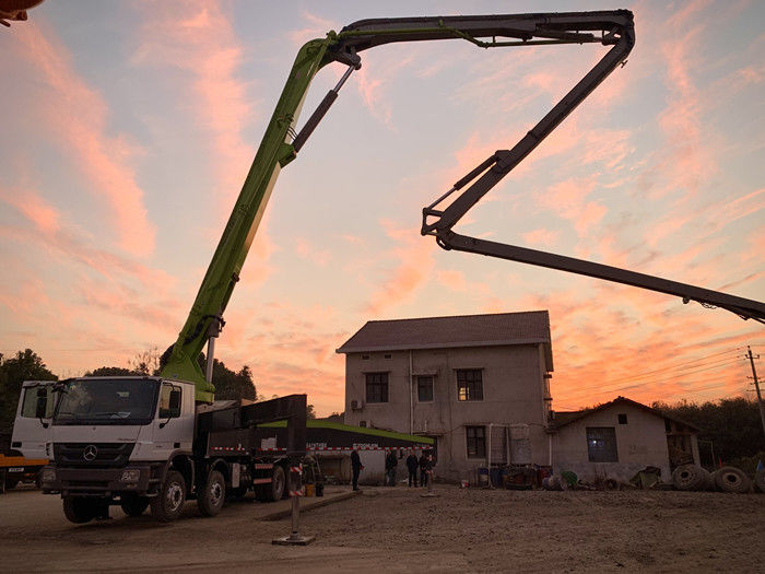 62Meters 높이는 잘 사용한 분명한 펌프 자동차식 콘크리트 펌프를 다시 닦았습니다