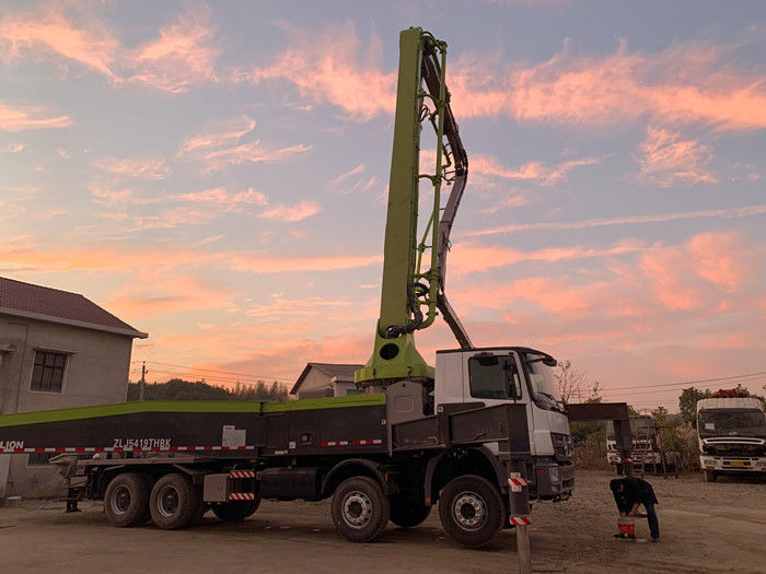 62Meters 높이는 잘 사용한 분명한 펌프 자동차식 콘크리트 펌프를 다시 닦았습니다