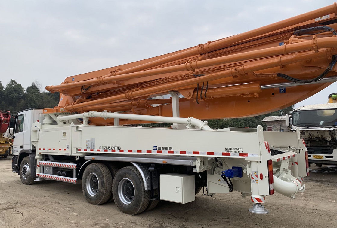 트럭은 콘크리트 펌프 트럭 콘크리트 펌프 줌라이언 49m 사용 콘크리트 펌프 트럭을 탑재했습니다