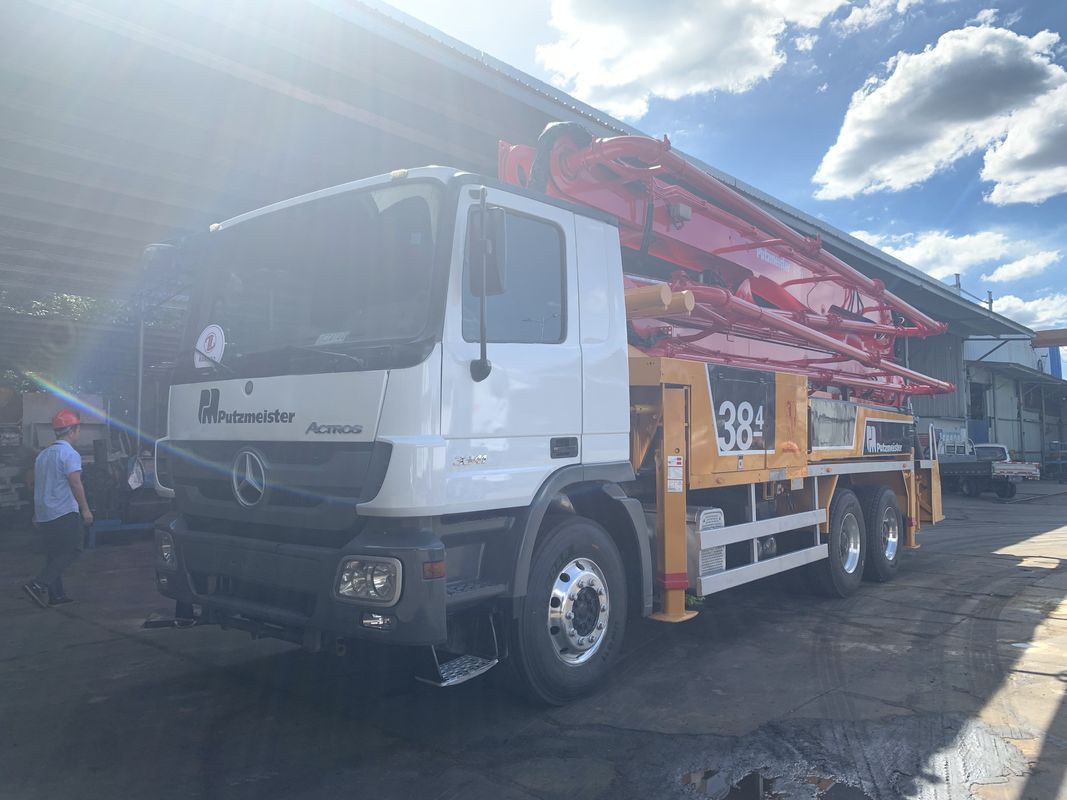 붐 베톤 펌프 기계를 위치시키는 푸츠마이스터 38m 벤츠 콘크리트 기계 콘크리트는 콘크리트 펌프 트럭을 사용했습니다