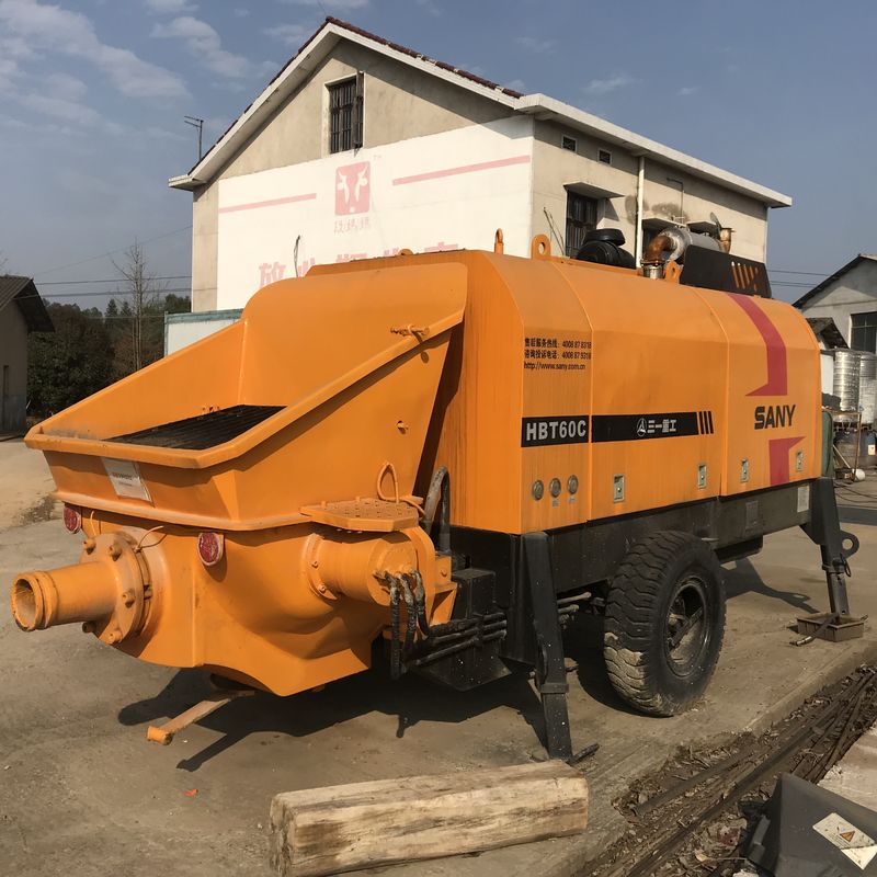 HBT60 200M 사용된 구체 트레일러 펌프, Sany 붐 펌프는 주황색 색깔을 갱신합니다