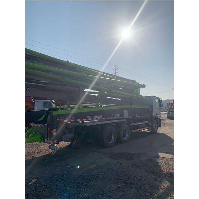 110 M3/H는 ISO90001 승인을 가진 구체적인 펌프 트럭 3개의 차축을 사용했습니다