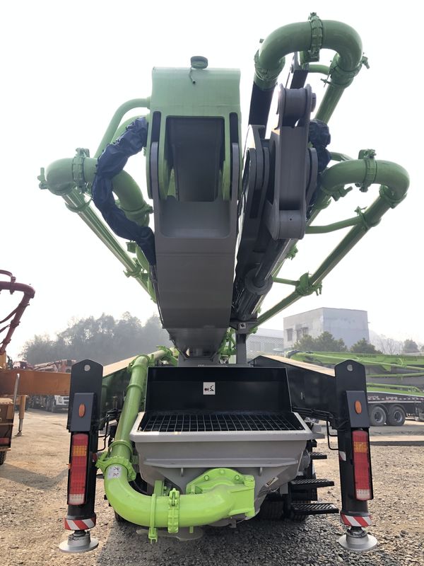 사용된 Scania P420 붐 구체 트럭, 사용된 건설장비 180m3/H