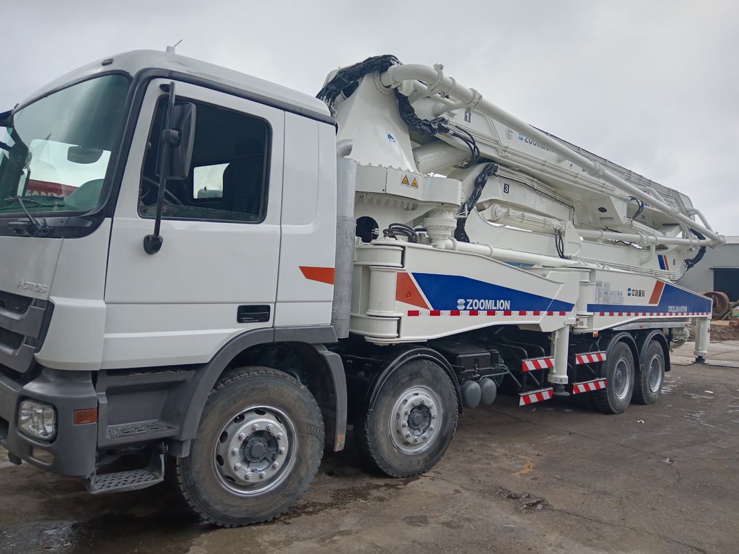 300KW는 디젤 엔진을 가진 Beton 펌프에 의하여 사용된 구체 펌프 트럭 50m 큰 크기를 갱신합니다