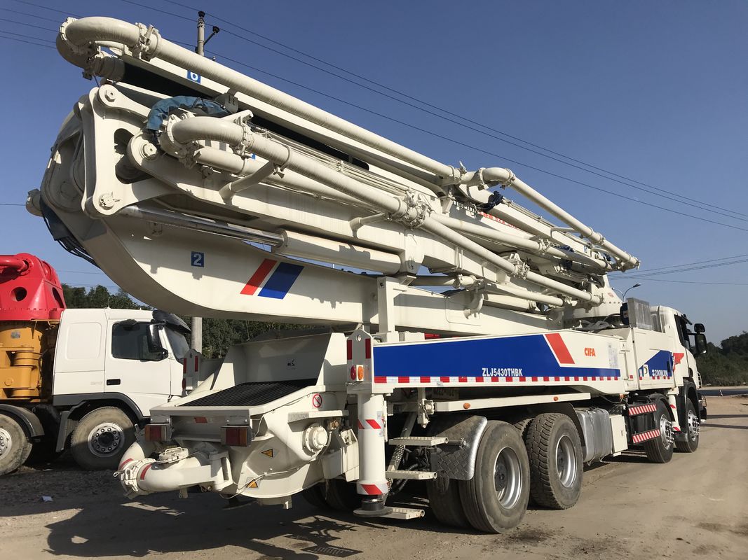 50m 붐은 구체적인 기계, 재생산된 트럭 지 통제를 사용했습니다