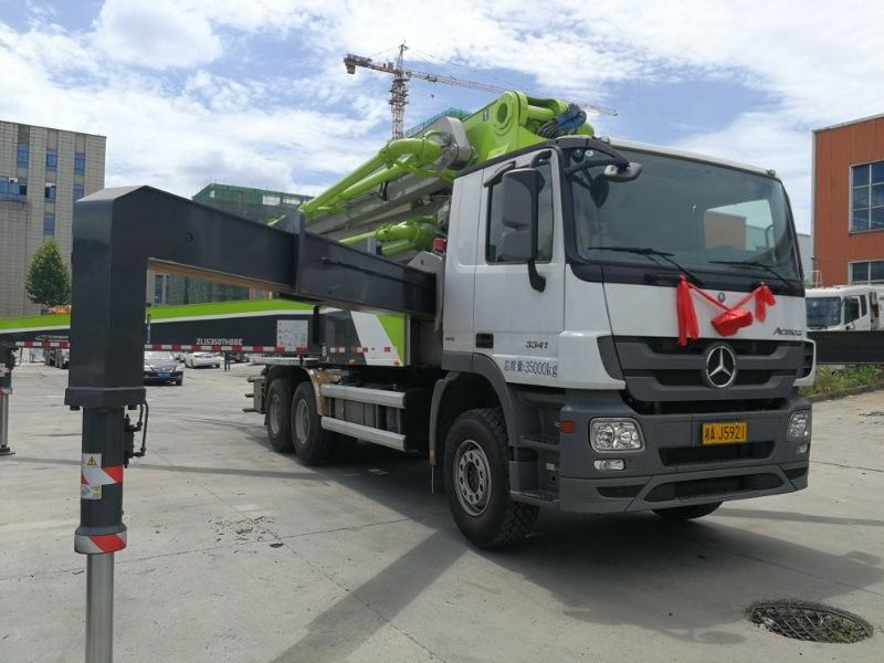 재생산된 47m 사용된 구체 펌프 트럭 넓은 작업 범위 내구재