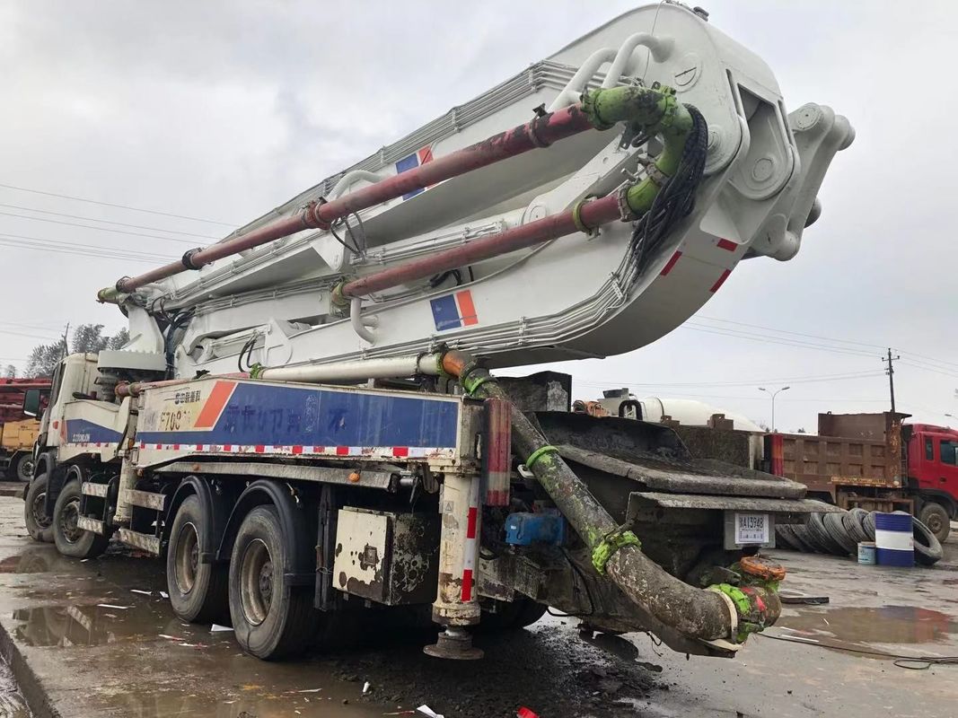 56m 309KW는 구체적인 펌프 트럭 높은 안전 구조 년 2010년 180m3/h를 사용했습니다