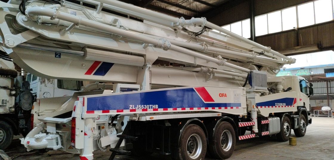 180m3/H 56m Zoomlion 트럭, 디젤 엔진을 가진 긴 붐 구체 펌프