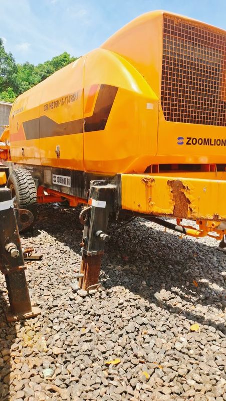 노란색을 청소하게 쉬운 60m3/H 180m 174kw 트레일러 구체 펌프 높은 안전