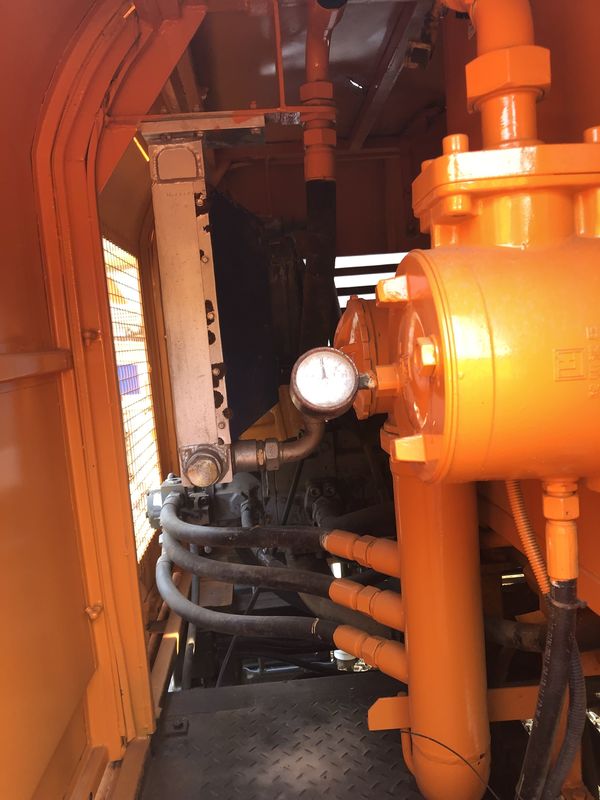 개조한 90M3/H 14Mpa 트럭에 의하여 거치되는 구체적인 선 펌프 고능률