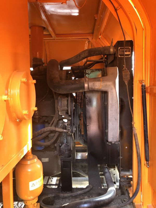 개조한 90M3/H 14Mpa 트럭에 의하여 거치되는 구체적인 선 펌프 고능률