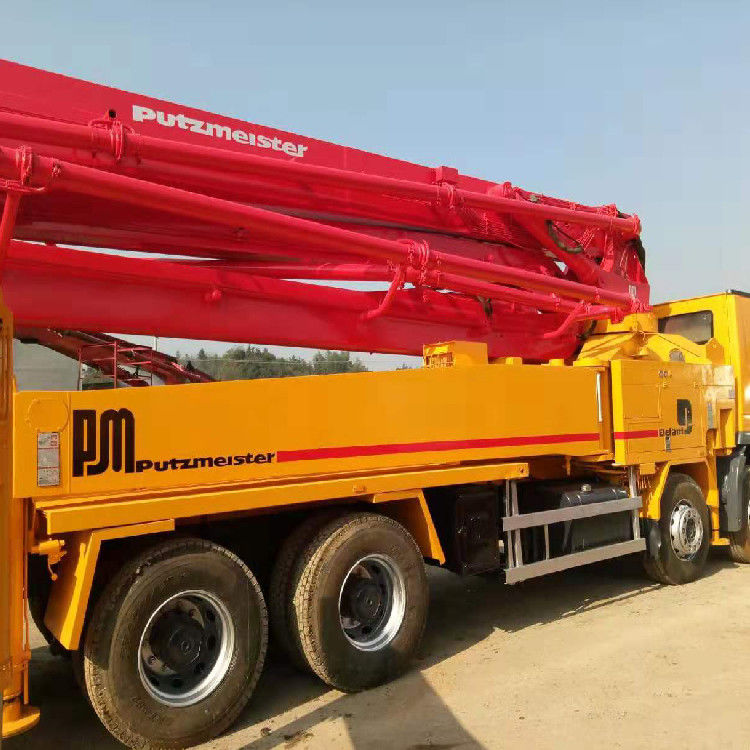 42 미터 Putzmeister Beton 펌프 중고 트럭 탑재 붉은 색