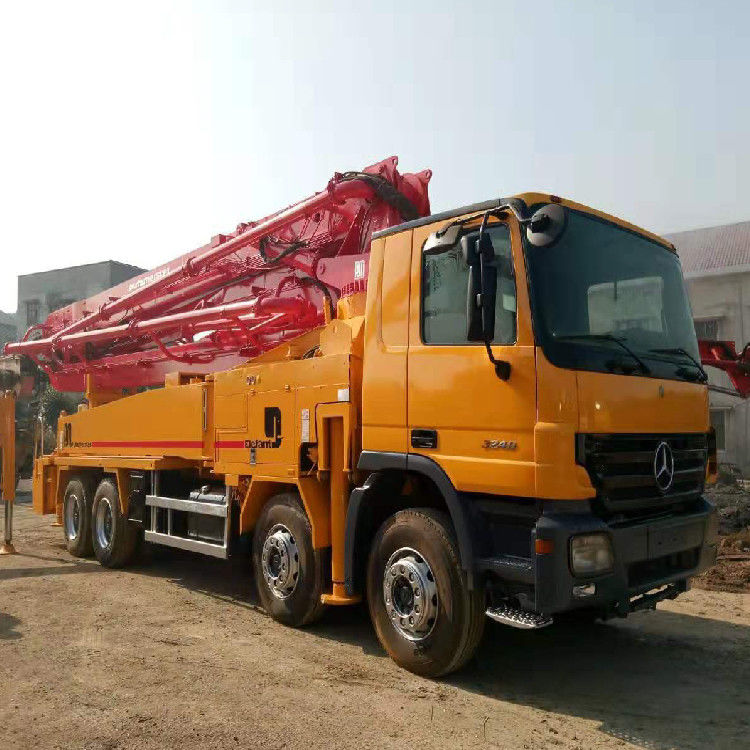 42 미터 Putzmeister Beton 펌프 중고 트럭 탑재 붉은 색