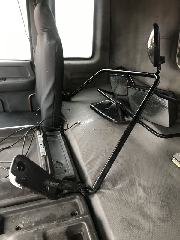 SAE 승인 37m 트럭에 의하여 거치되는 구체 펌프 ISUZU CYZ51Q 좋은 조건