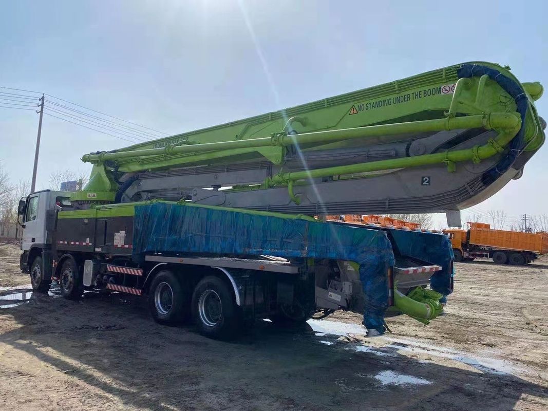 180CBM 52 미터 구체 펌프 Mercedes BENZ 트럭 탑재 중장비