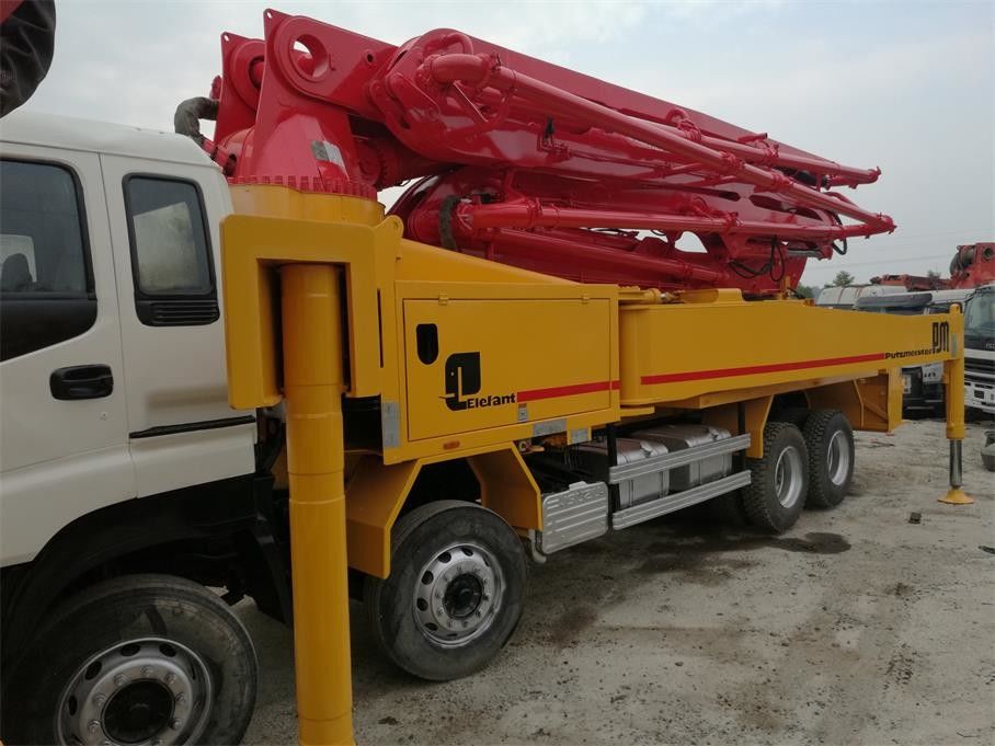 600L 배럴 42 미터 중고 시멘트 트럭 디젤 구동 높은 신뢰성