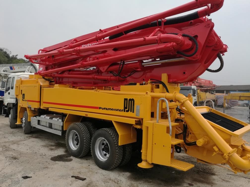 600L 배럴 42 미터 중고 시멘트 트럭 디젤 구동 높은 신뢰성