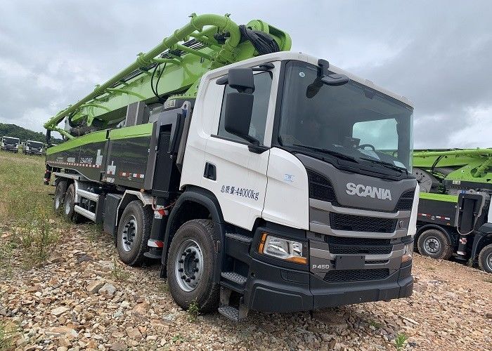 59m 180M3 새로운 구체 펌프 트럭 ZLJ5440THBSF 높은 안전 백색