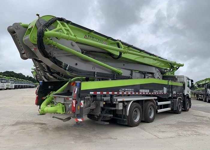 56m 스웨덴 Scania 새로운 구체 펌프 트럭, 4개의 차축 트럭 높은 안전 180CBM