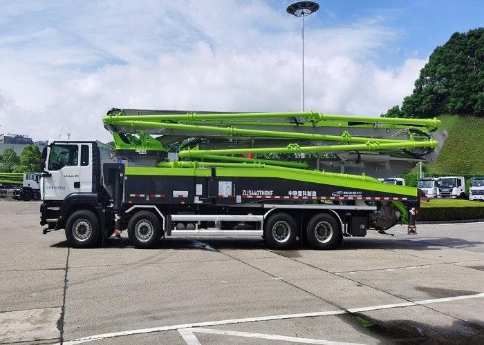 긴 붐 높은 정밀도를 가진 180cbm/H 56m 구체 펌프 트럭