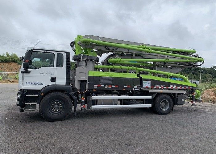 SINOTRUK 37m 새로운 구체 펌프 트럭, 2개의 차축 트럭 유로 6 방출