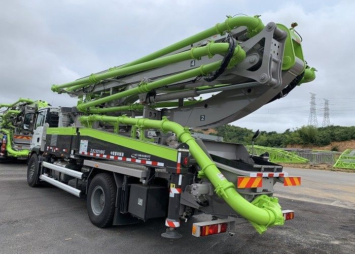 SINOTRUK 37m 새로운 구체 펌프 트럭, 2개의 차축 트럭 유로 6 방출