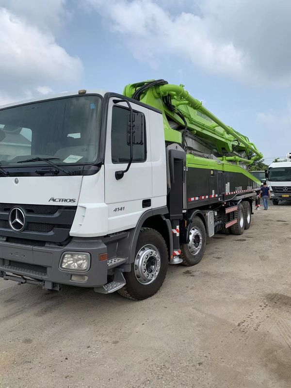 Zoomlion Beton Actros를 위한 재생산된 사용된 구체 펌프 트럭 52m 180M3/H