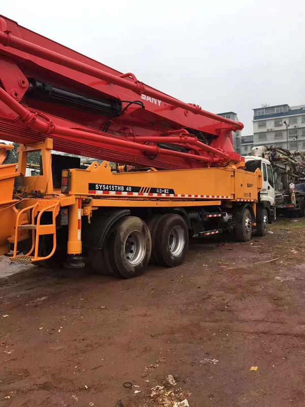 2011년 중고 트럭 46미터 Isuzu, Sany 브랜드 빨간색과 흰색 펌프