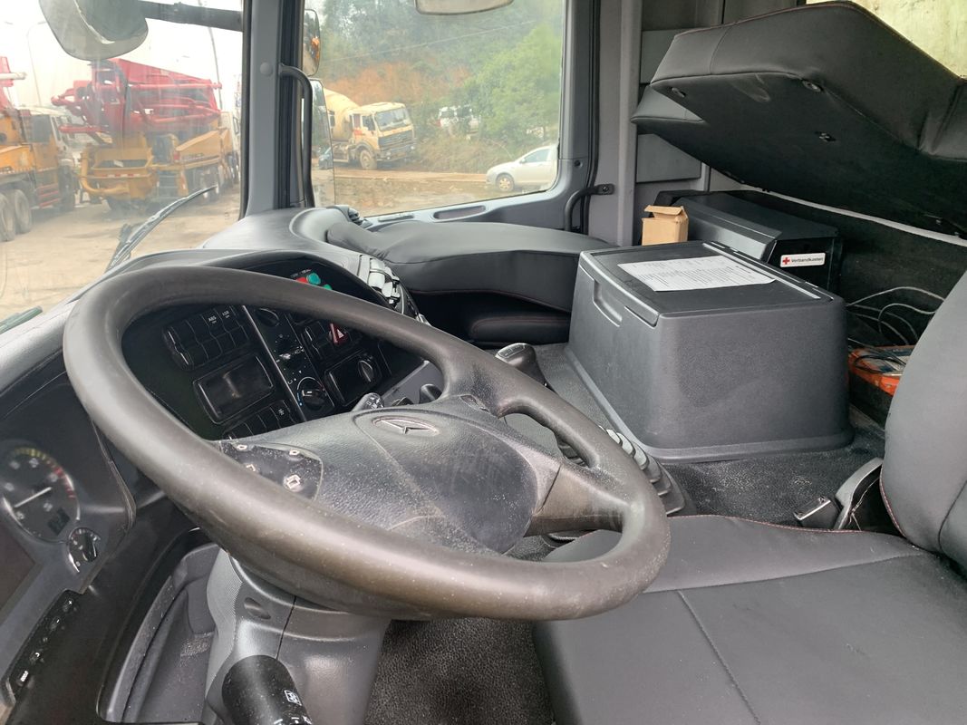 56m 재생산 트럭 Zoomlion은 4개의 차축 Actros 4141 시멘트 트럭을 사용했습니다