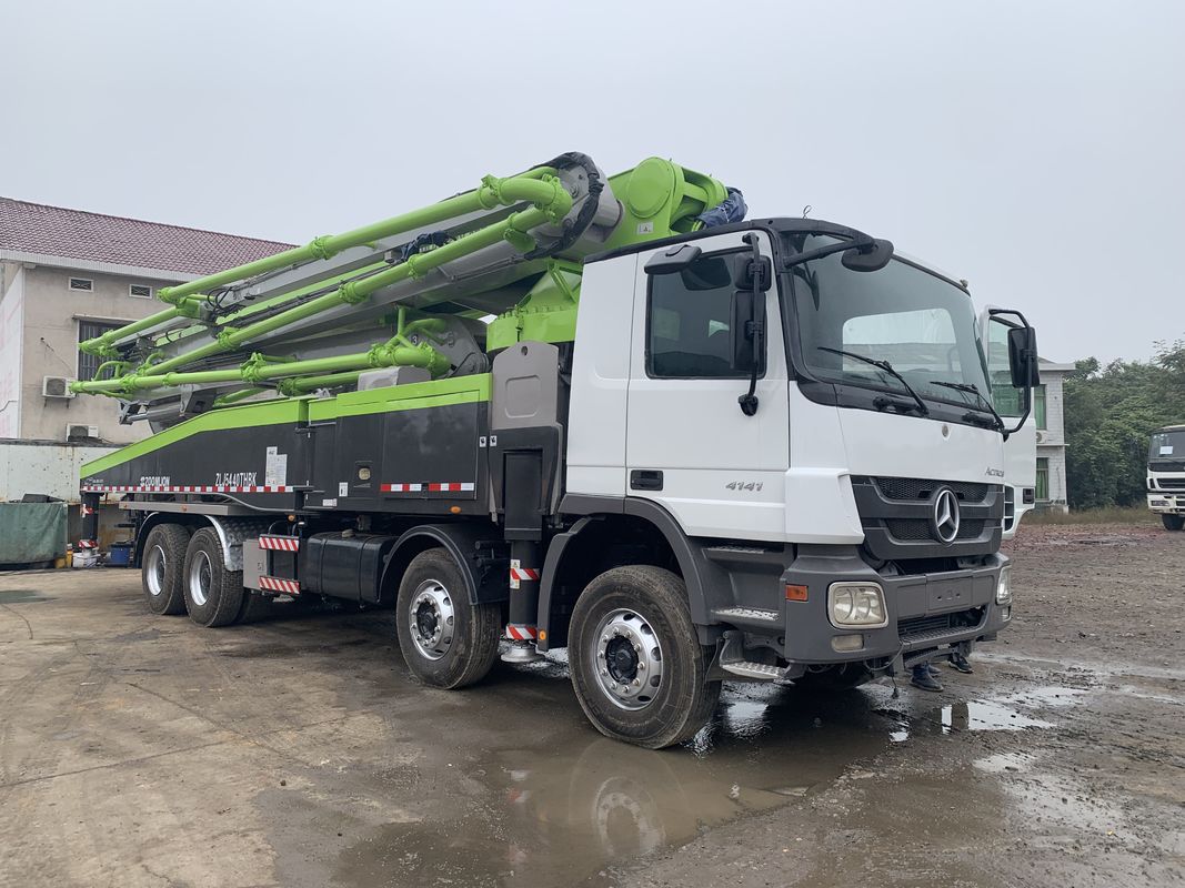 56m 재생산 트럭 Zoomlion은 4개의 차축 Actros 4141 시멘트 트럭을 사용했습니다
