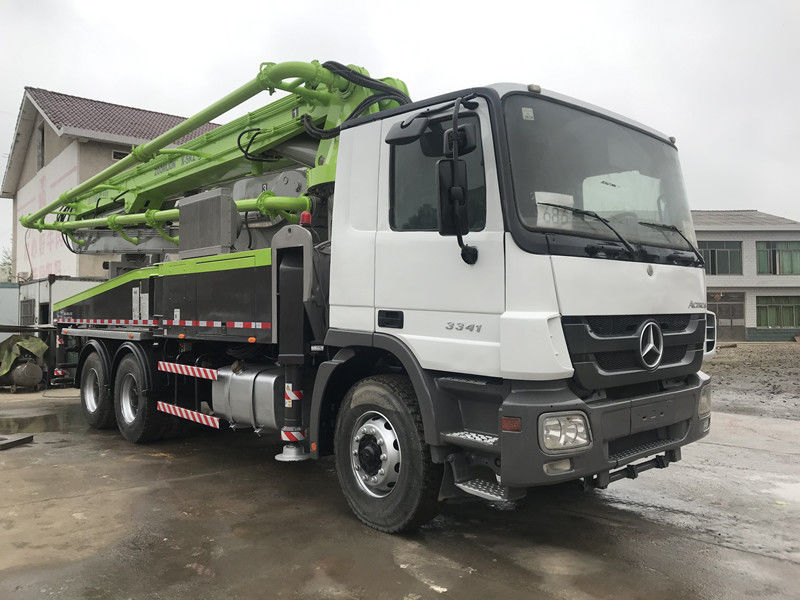 건축 38M 붐은 구체적인 펌프 트럭 4 붐 300KW 120 M3/H를 사용했습니다