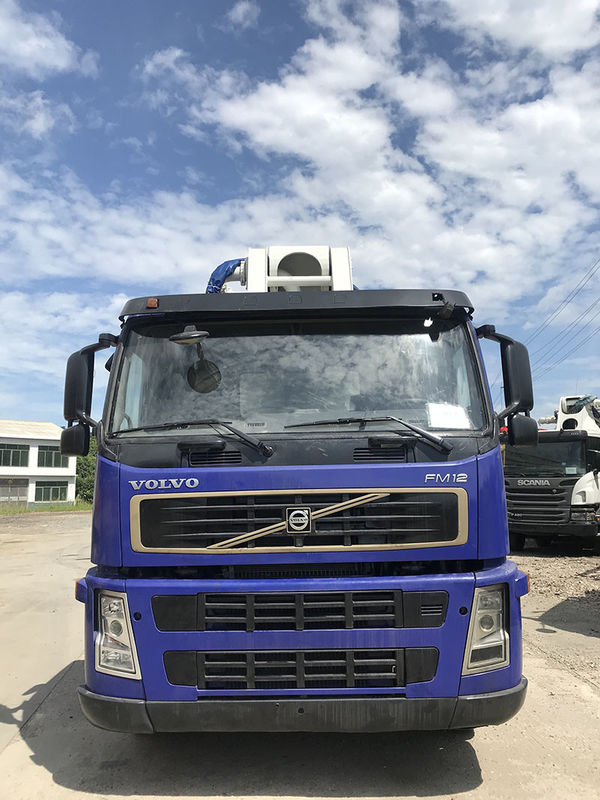 줌리언은 사용 콘크리트 펌프 트럭 볼보 샤시 FM400을 다시 닦았습니다