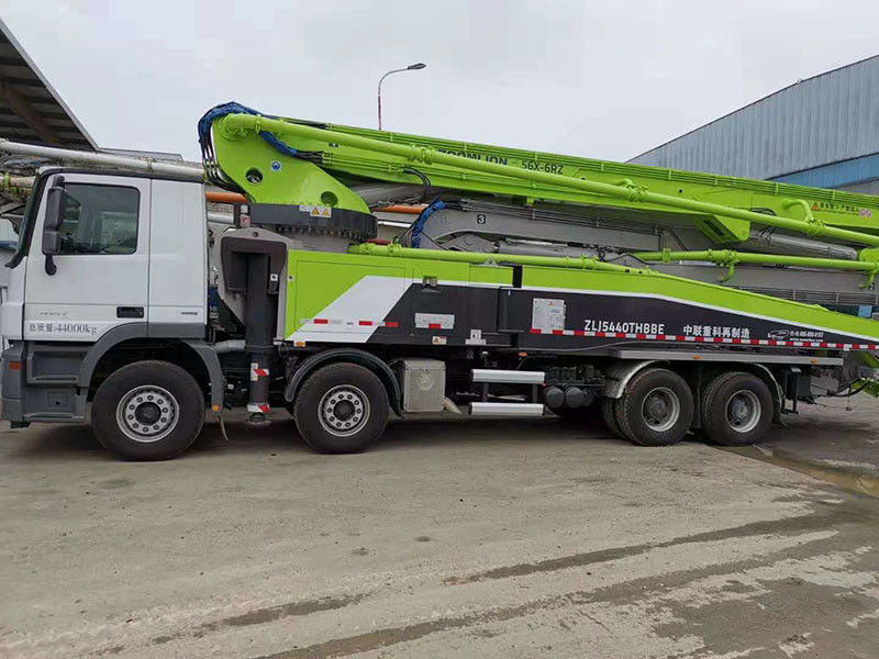 56M 6RZ 시멘트 펌프 벤츠는 콘크리트 펌프 트럭 180m3/H를 사용했습니다