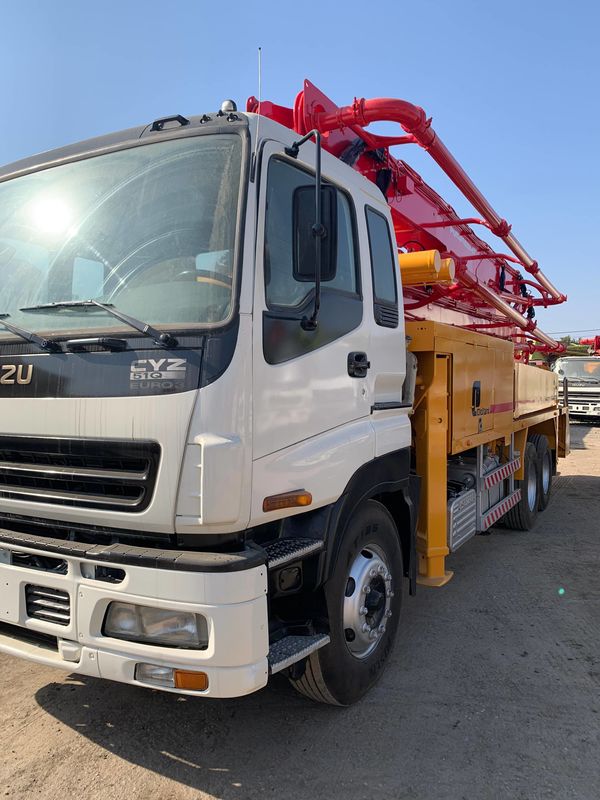 Putzmeister에 의하여 사용되는 트럭에 의하여 거치되는 구체 펌프 원격 제어 유압 접히는