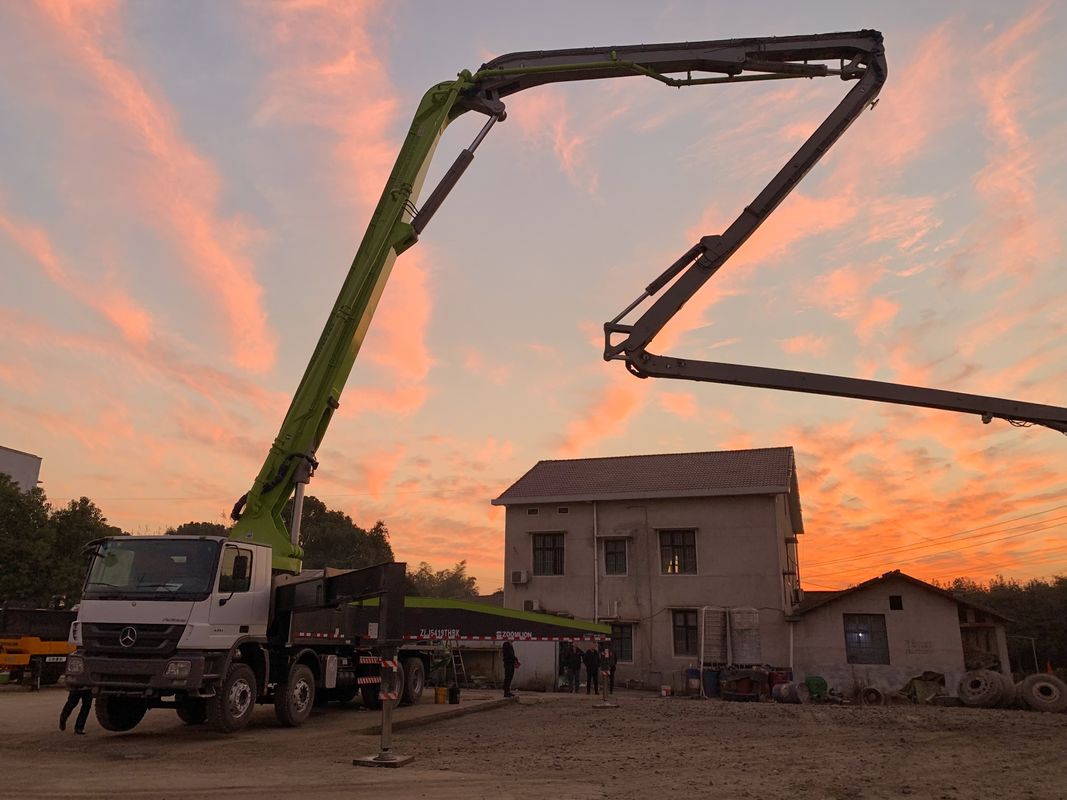 Zoomlion 60 미터 ACTROS 4141 운송용 콘크리트 펌프 트럭 사용