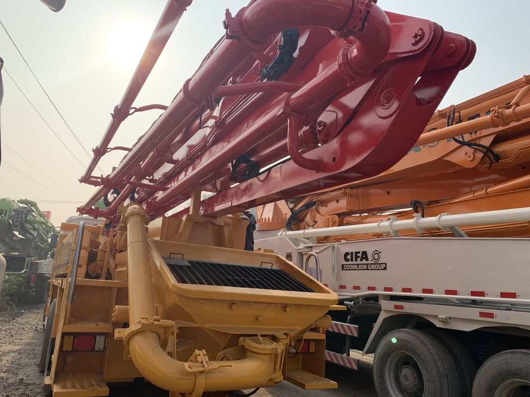 6 Putzmeister 38m 배치 붐 사용된 트럭 탑재 콘크리트 펌프 Beton Pumper 기계