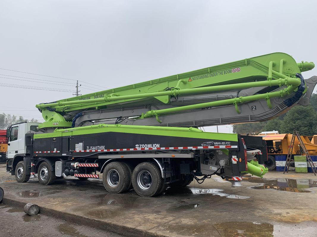 180m3/H 56m 붐 줌리언은 콘크리트 펌프 트럭을 사용했습니다