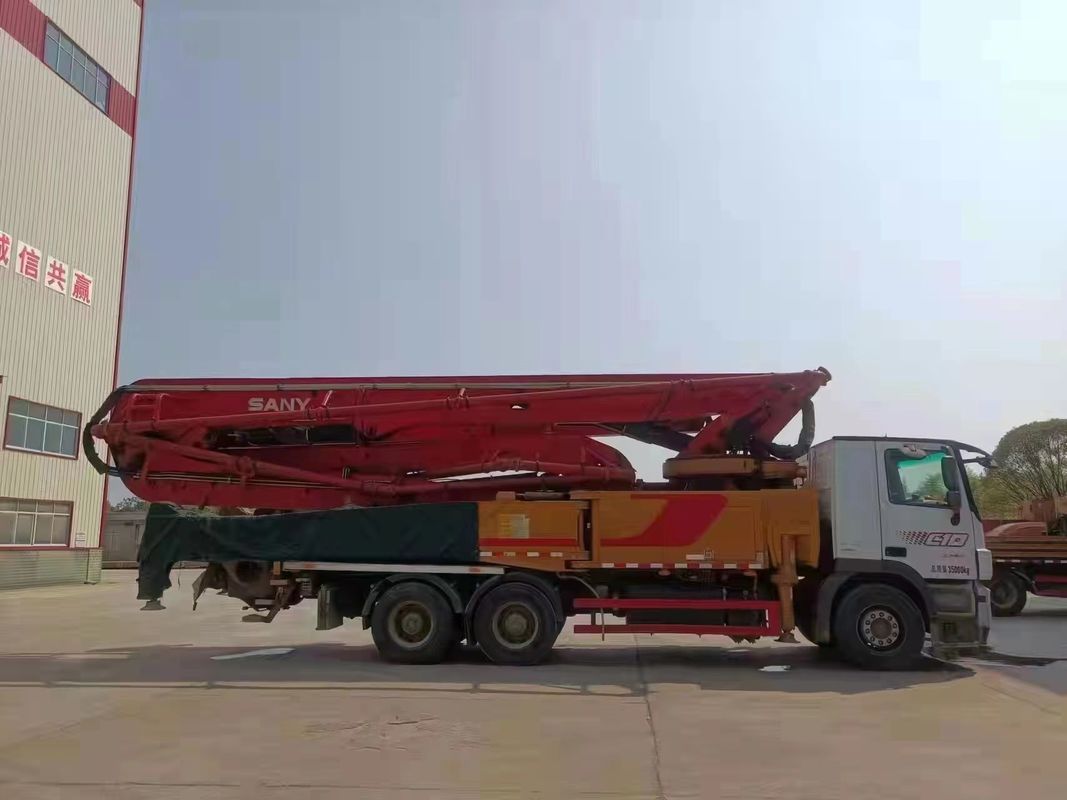 180m3/H 52m은 6개의 붐 섹션과 2번째 손 콘크리트 펌프 트럭을 알립니다