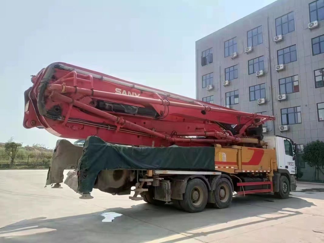 180m3/H 52m은 6개의 붐 섹션과 2번째 손 콘크리트 펌프 트럭을 알립니다