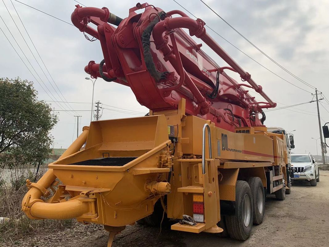 2012는 이수주 샤시와 42m 사용된 콘크리트 펌프 트럭을 푸츠마이스터