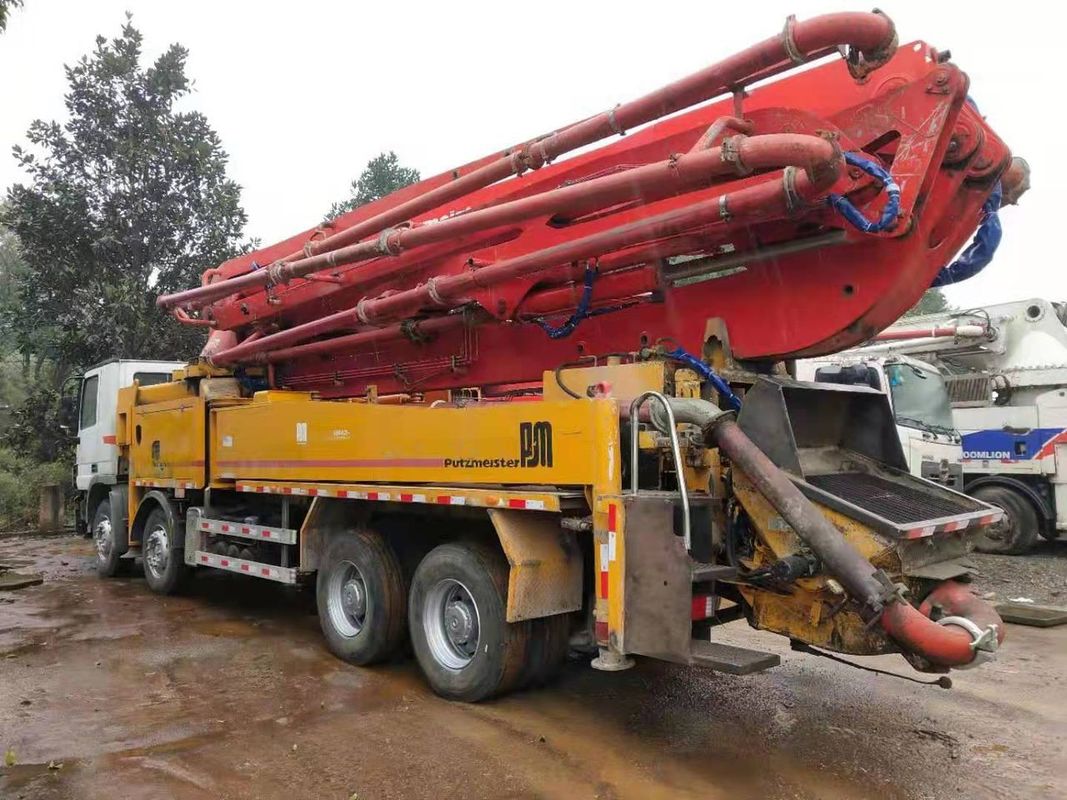 메르세데스 벤츠 샤시와 49m 사용된 2012 푸츠마이스터 펌프 트럭 331KW