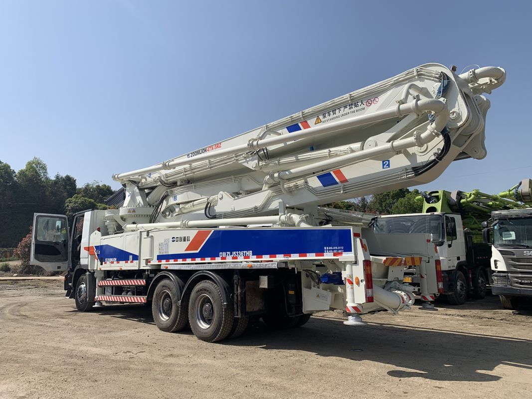 3 축 47M은 분명한 붐 트럭 11/7 Mpa 하나 버튼 120M3/H를 사용했습니다